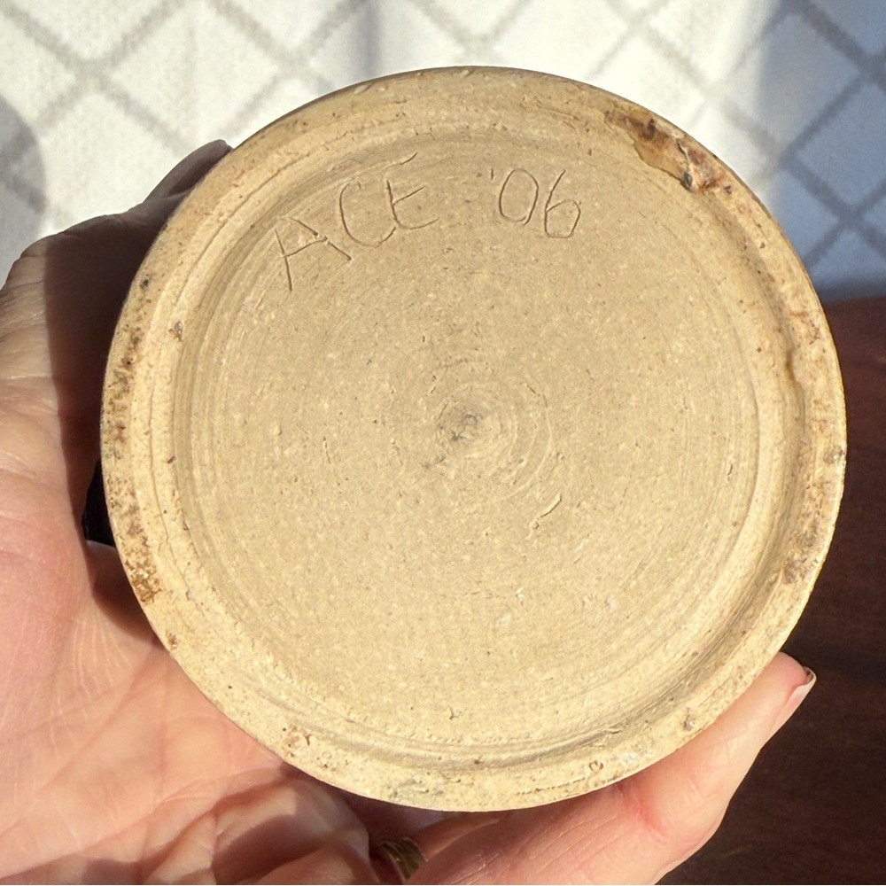 Pottery Vase - Picture 5 of 10